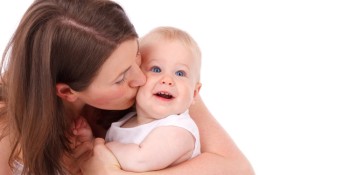 Τα παιδιά που γεννιούνται έπειτα από εξωσωματική γονιμοποίηση δεν έχουν αυξημένο κίνδυνο εμφάνισης καρκίνου